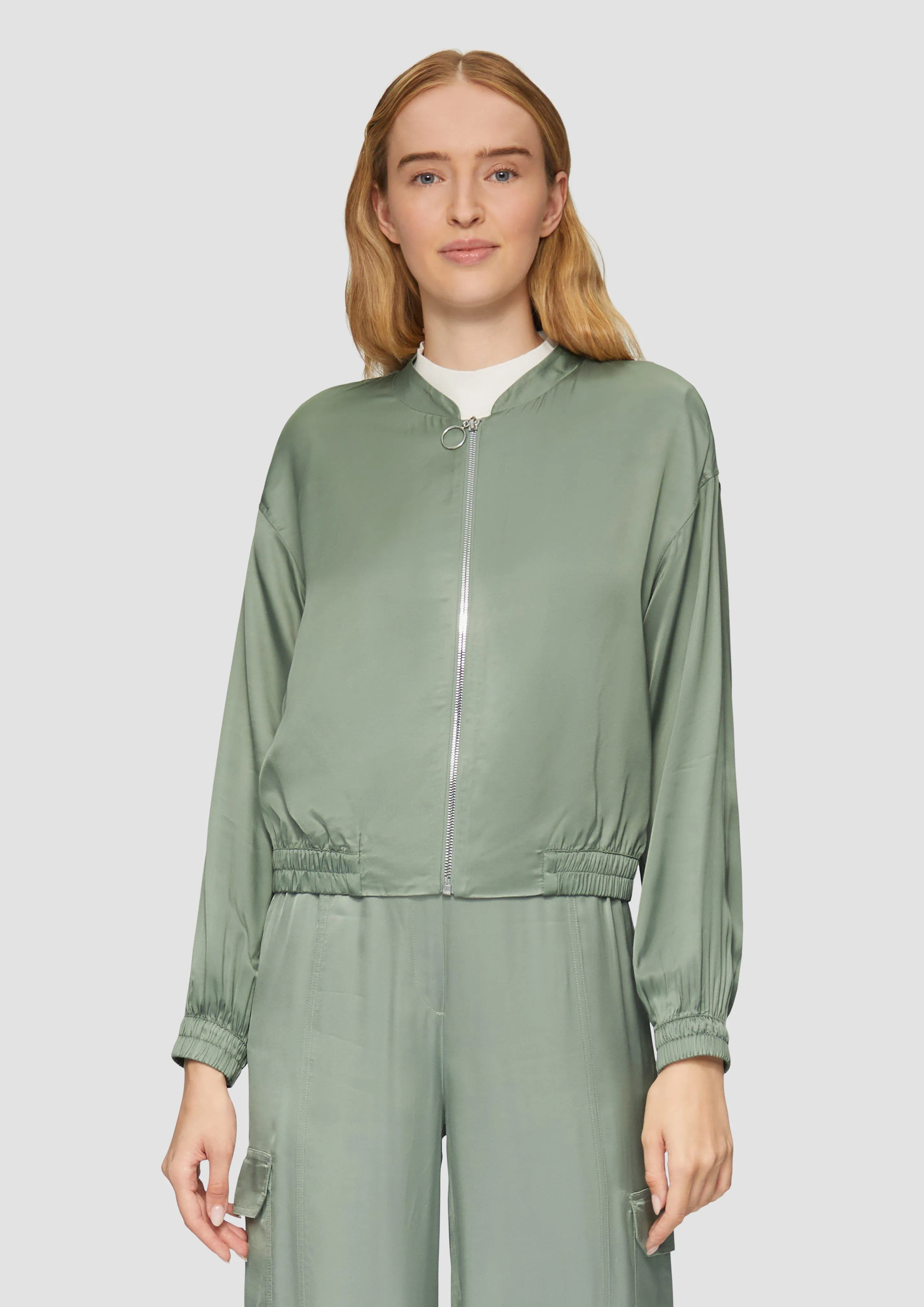 Blouson en viscose satinée