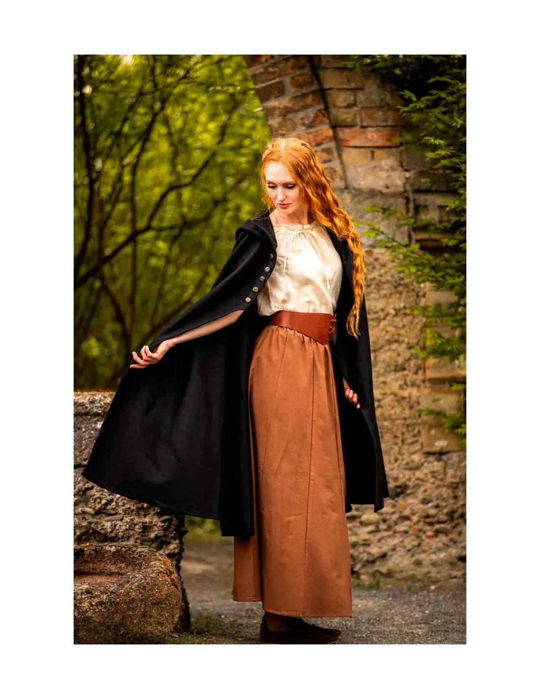 Cape médiévale courte pour dames, modèle Heidi, couleur noire ⚔️ Boutique Épées