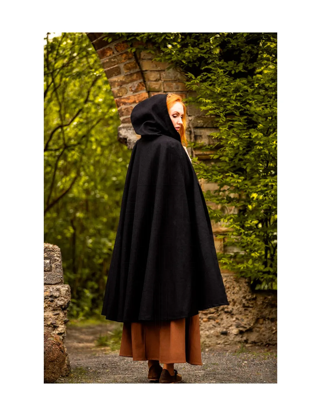 Cape médiévale courte pour dames, modèle Heidi, couleur noire ⚔️ Boutique Épées