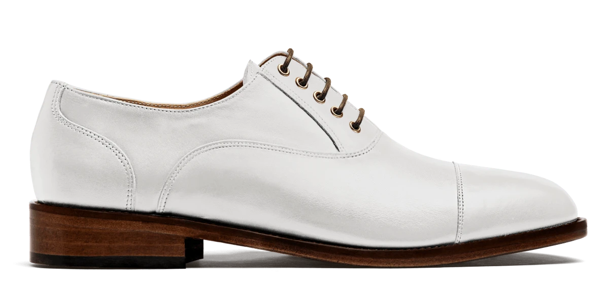 Chaussures Richelieu à bout droit en cuir blanc