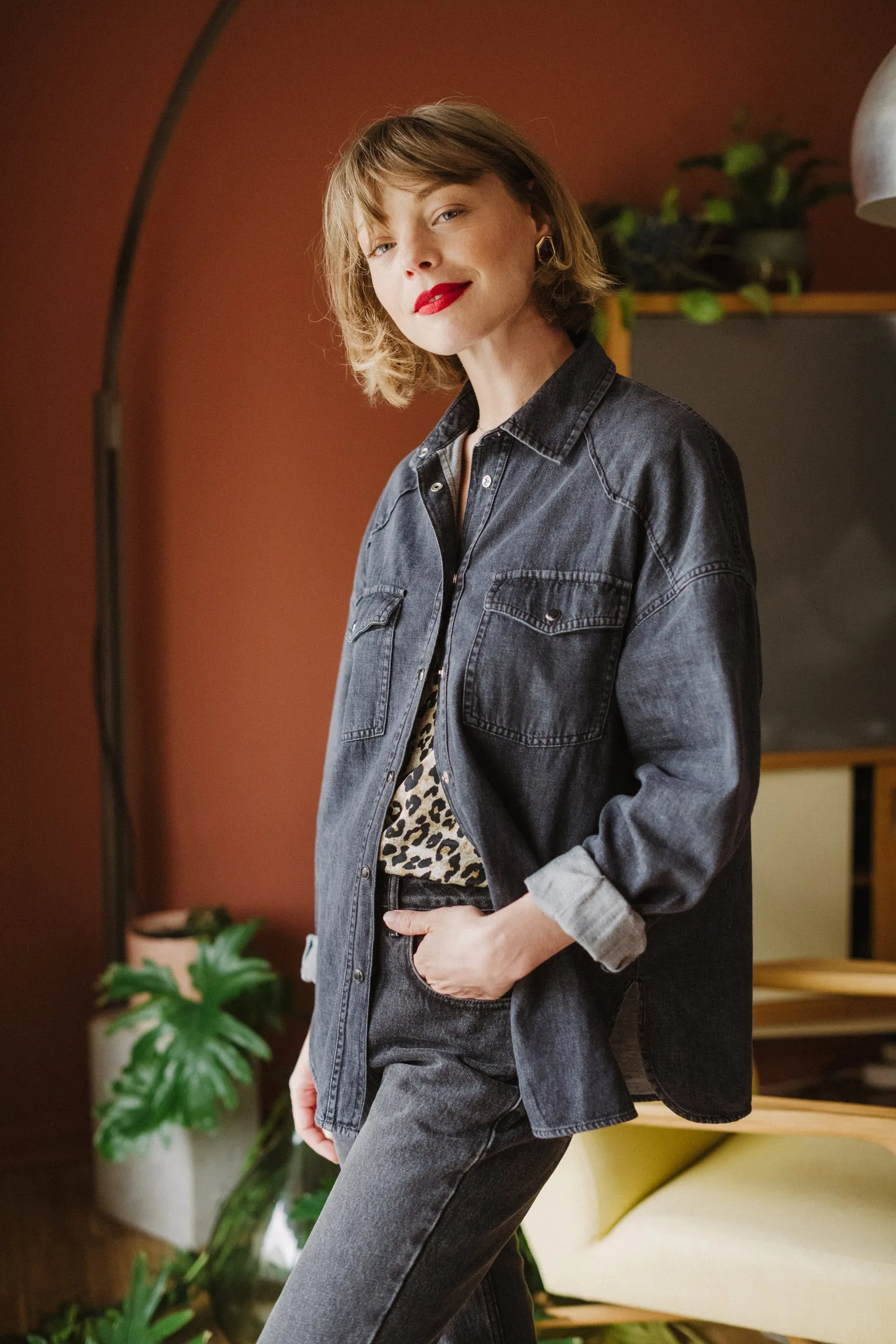 CHEMISE EN JEAN SUSAN BLACK en coton régénératif