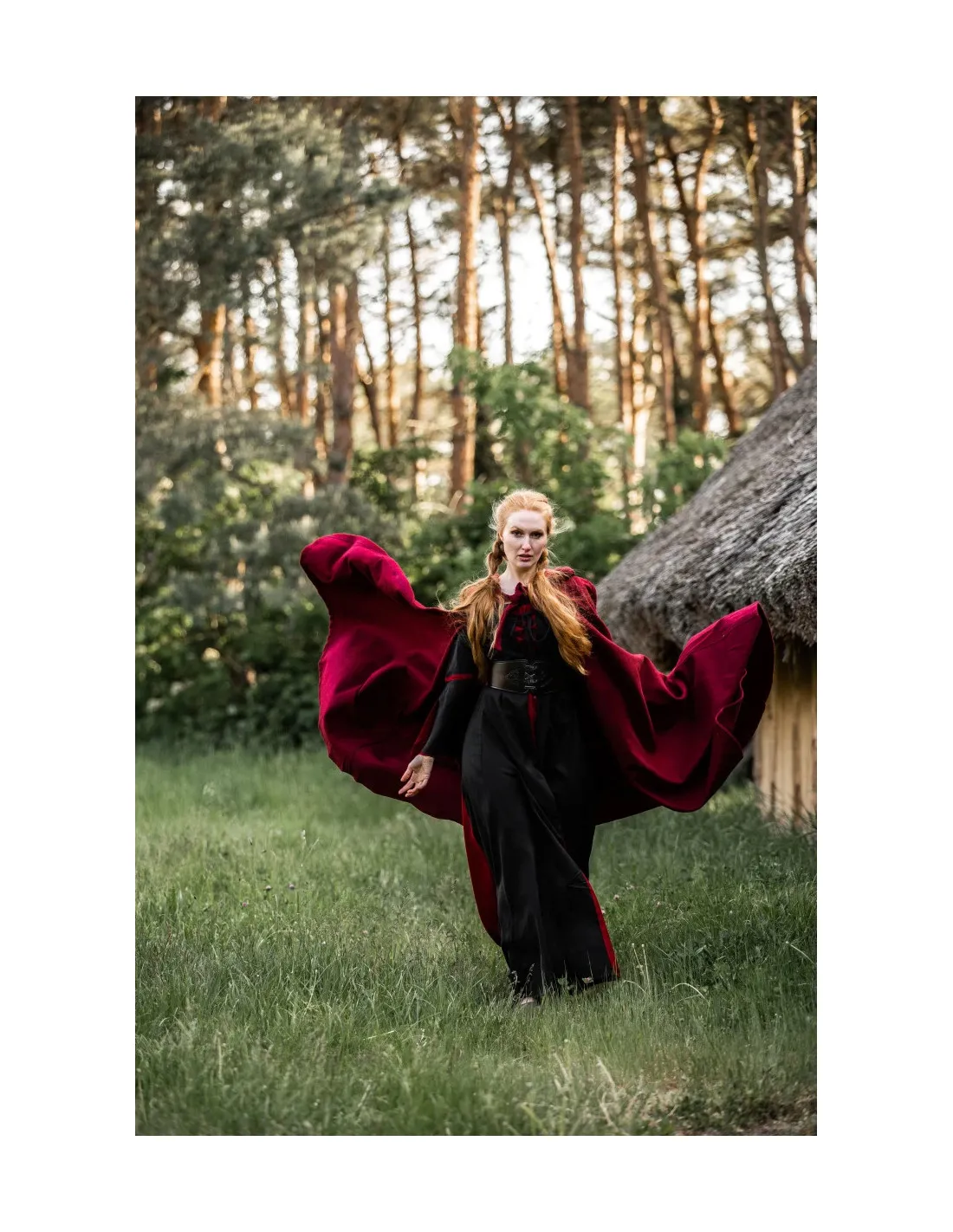 Longue cape médiévale modèle Boil, rouge 131 cm. ⚔️ Boutique Épées