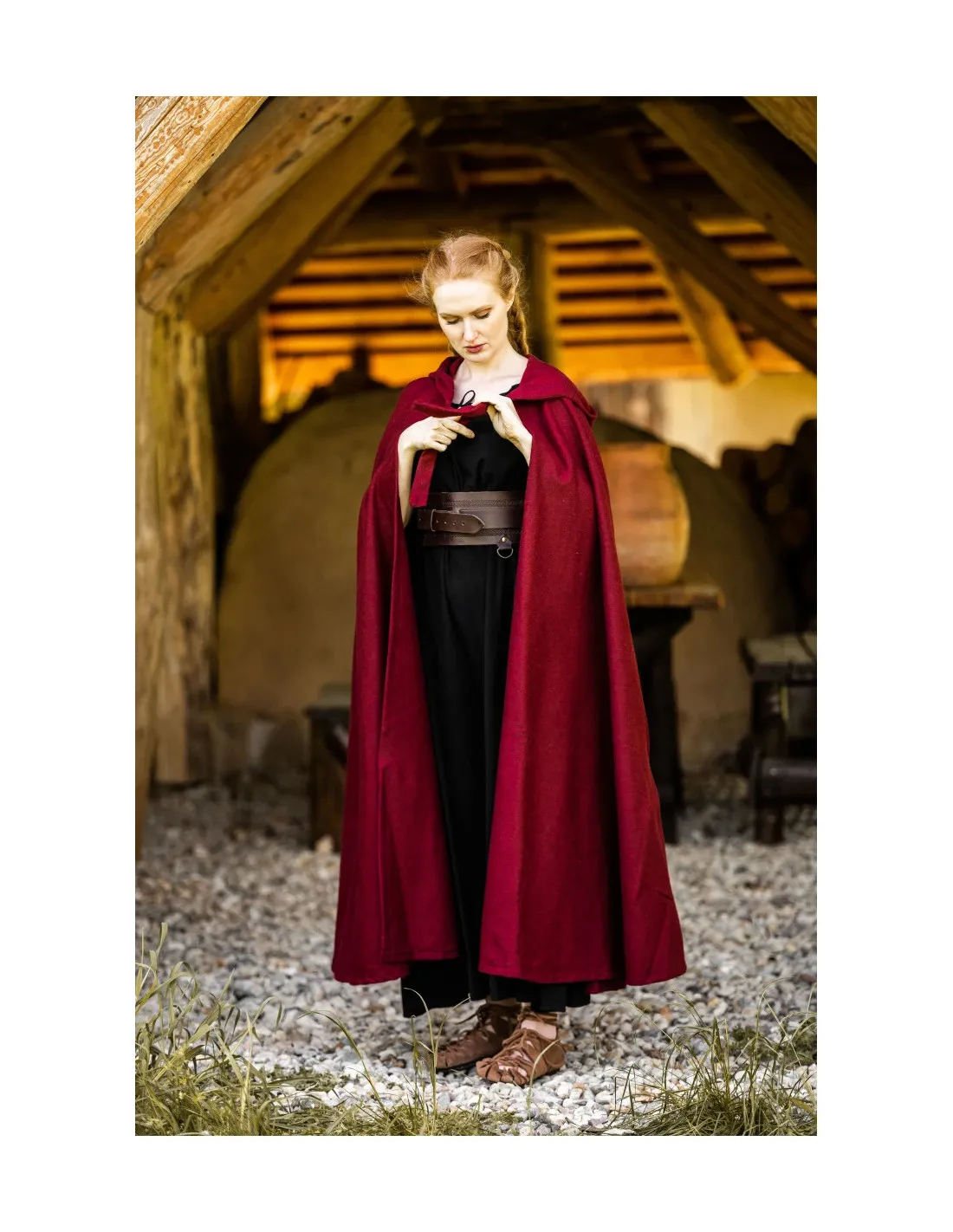 Longue cape médiévale modèle Boil, rouge 131 cm. ⚔️ Boutique Épées