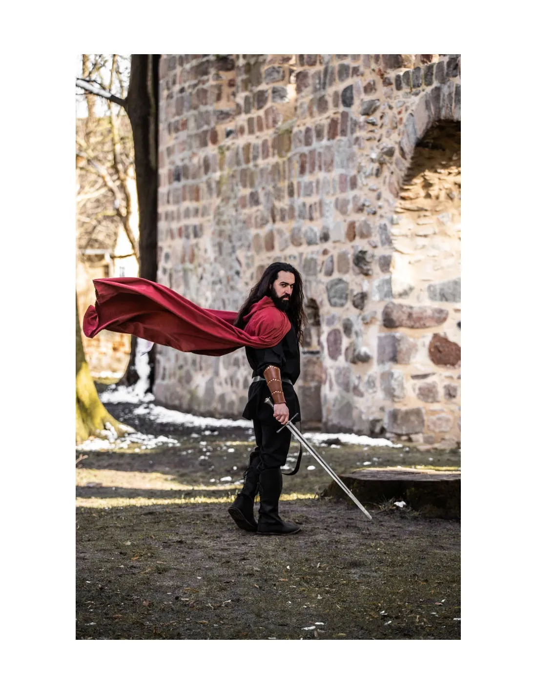 Longue cape médiévale rouge, modèle Gunnar ⚔️ Boutique Épées