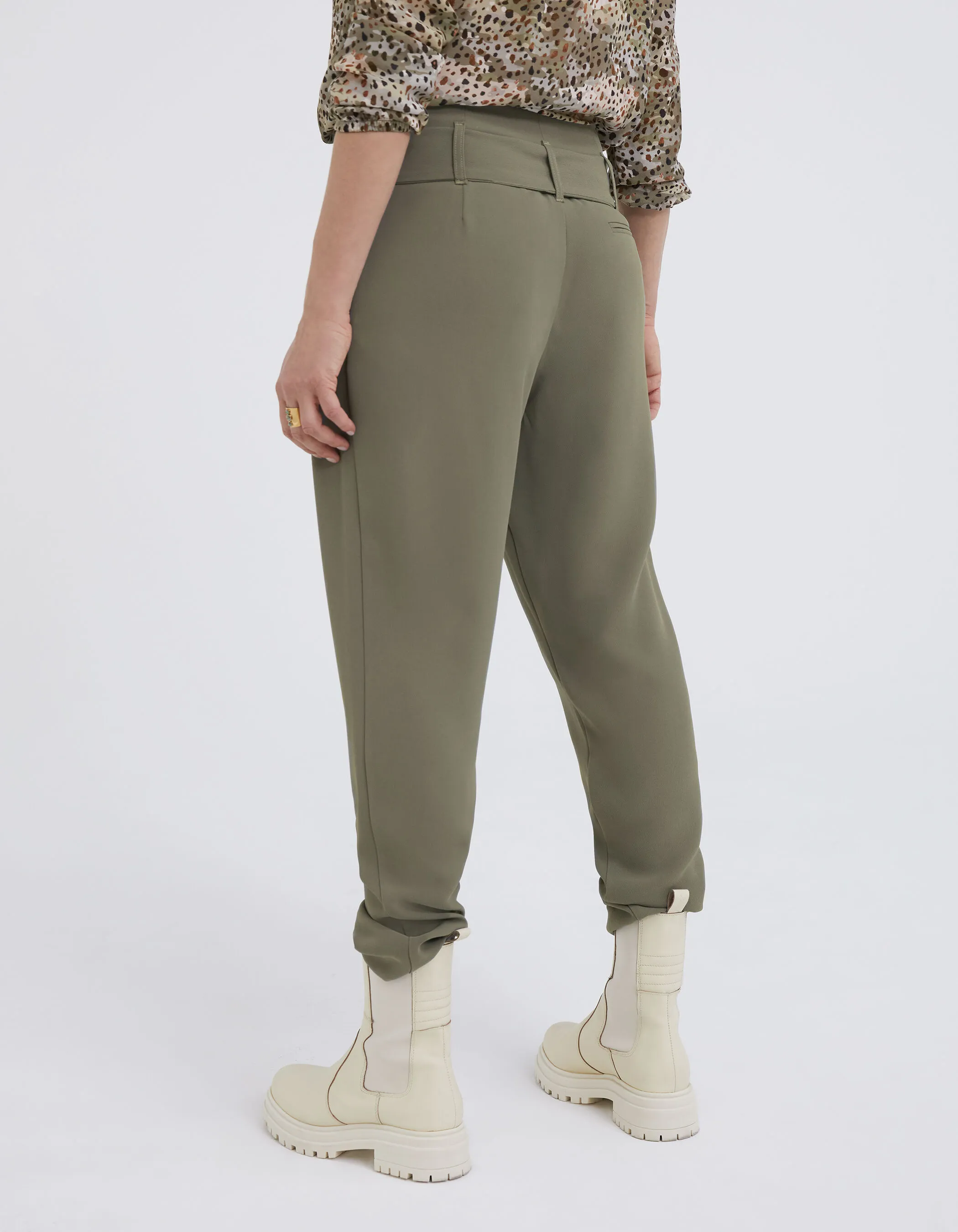 Pantalon droit kaki taille haute ceinturée Femme