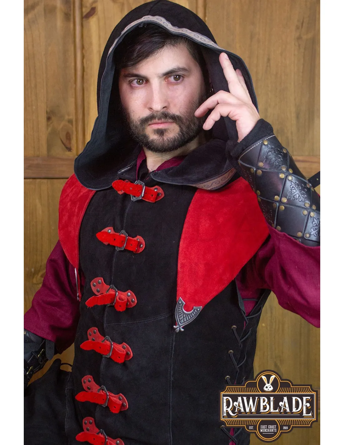 Pourpoint médiéval en cuir modèle Karanthir, noir-rouge ⚔️ Boutique Épées