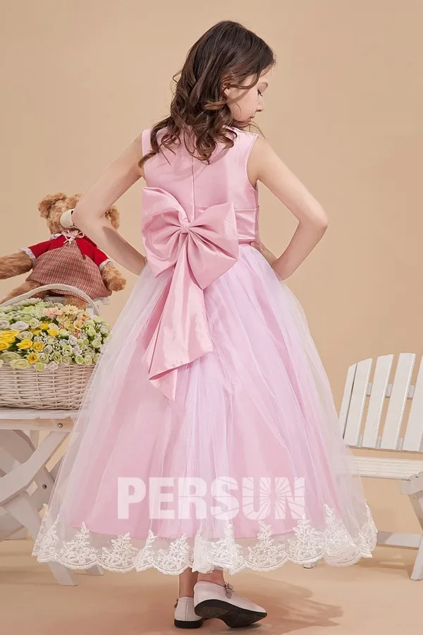 Robe mariage enfant rose en taffetas ornée d'un nœud papillon au dos