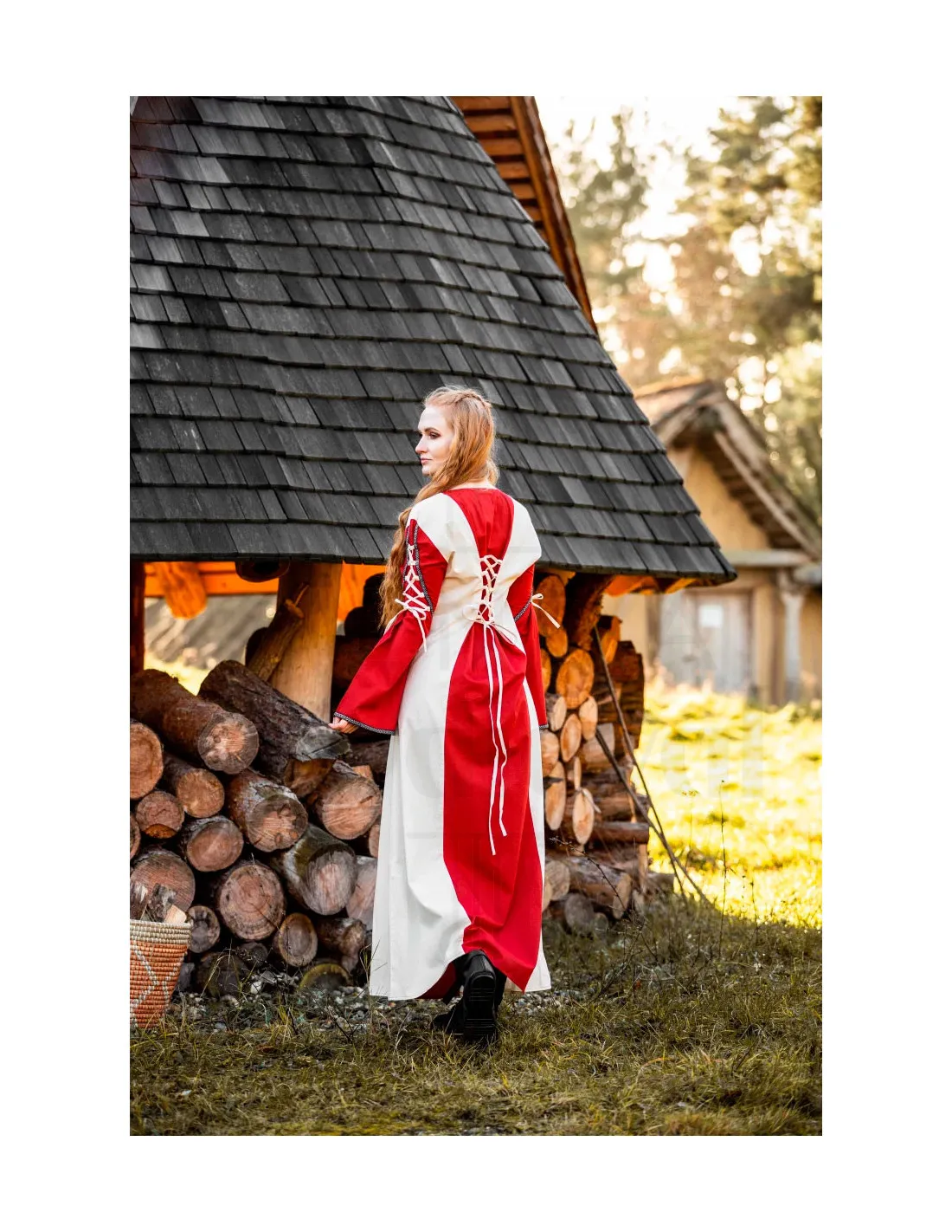 Robe médiévale modèle Amalia, Naturel-Rouge ⚔️ Boutique Épées