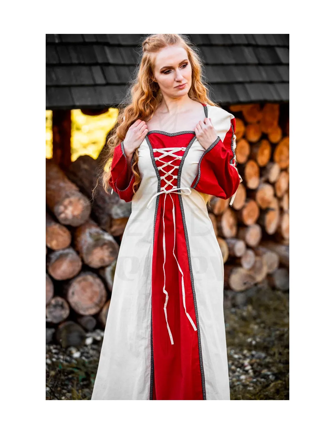 Robe médiévale modèle Amalia, Naturel-Rouge ⚔️ Boutique Épées