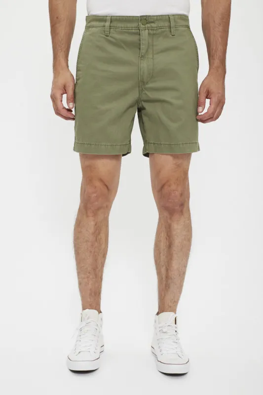 Short chino en coton vert feuille