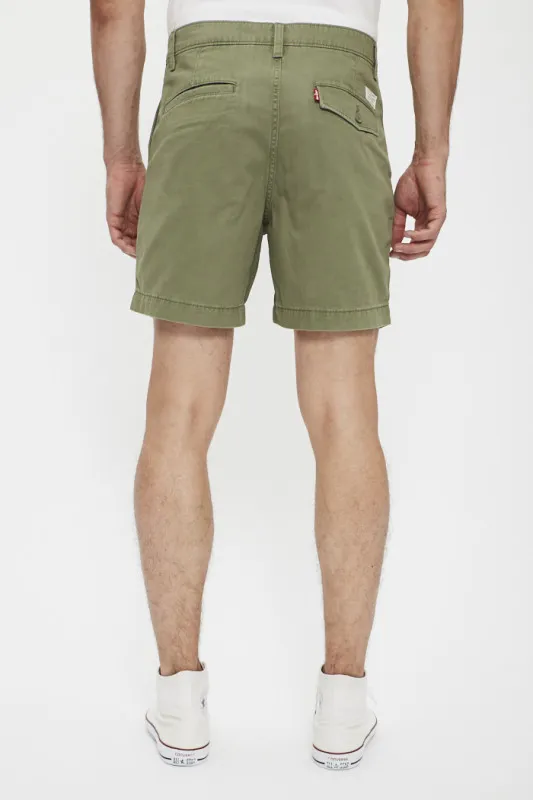 Short chino en coton vert feuille