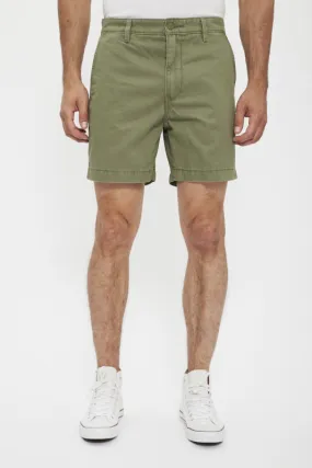 Short chino en coton vert feuille