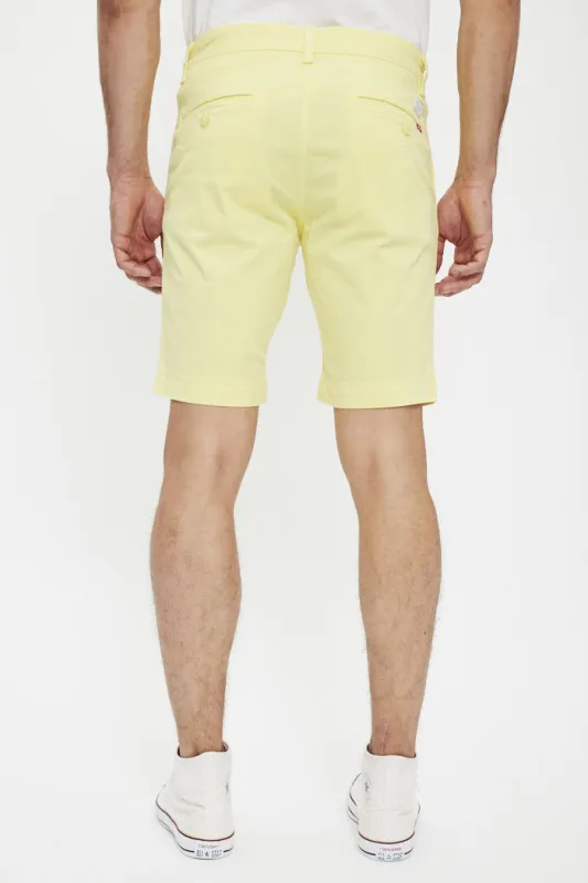 Short chino jaune poudré