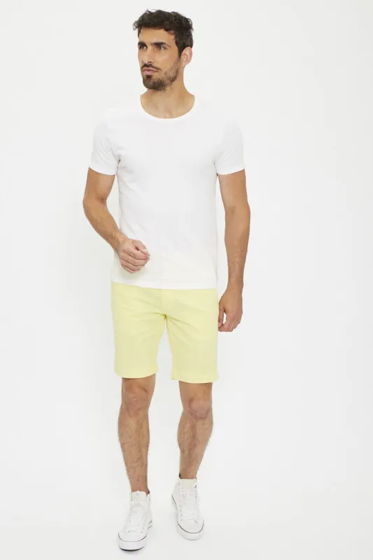 Short chino jaune poudré