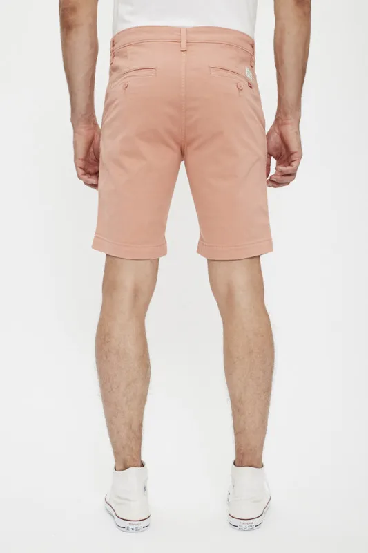 Short chino rose poudré