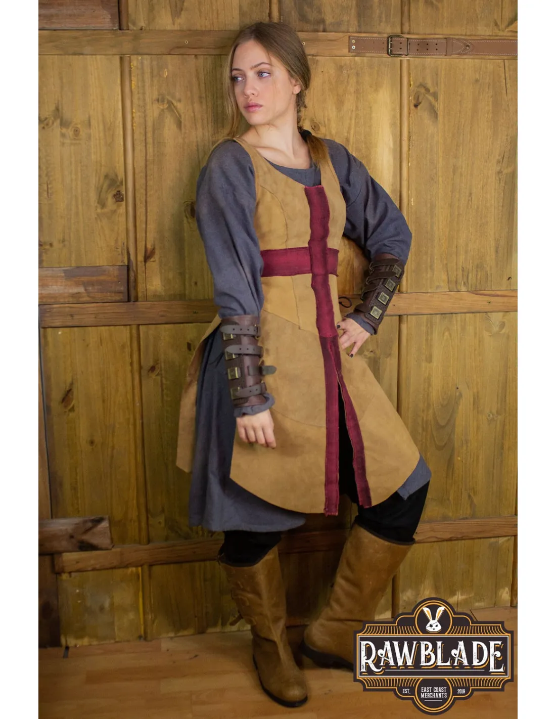 Tabard Croisé Médiéval pour Femme - Marron Clair et Rouge ⚔️ Boutique Épées