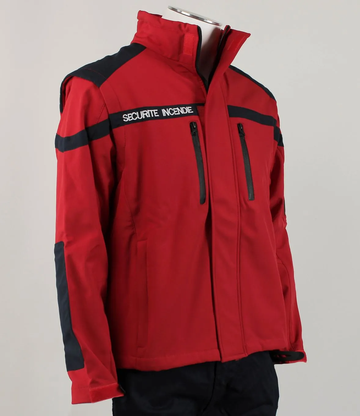 Veste Softshell rouge SSIAP de marque VVS brodé sécurité incendie